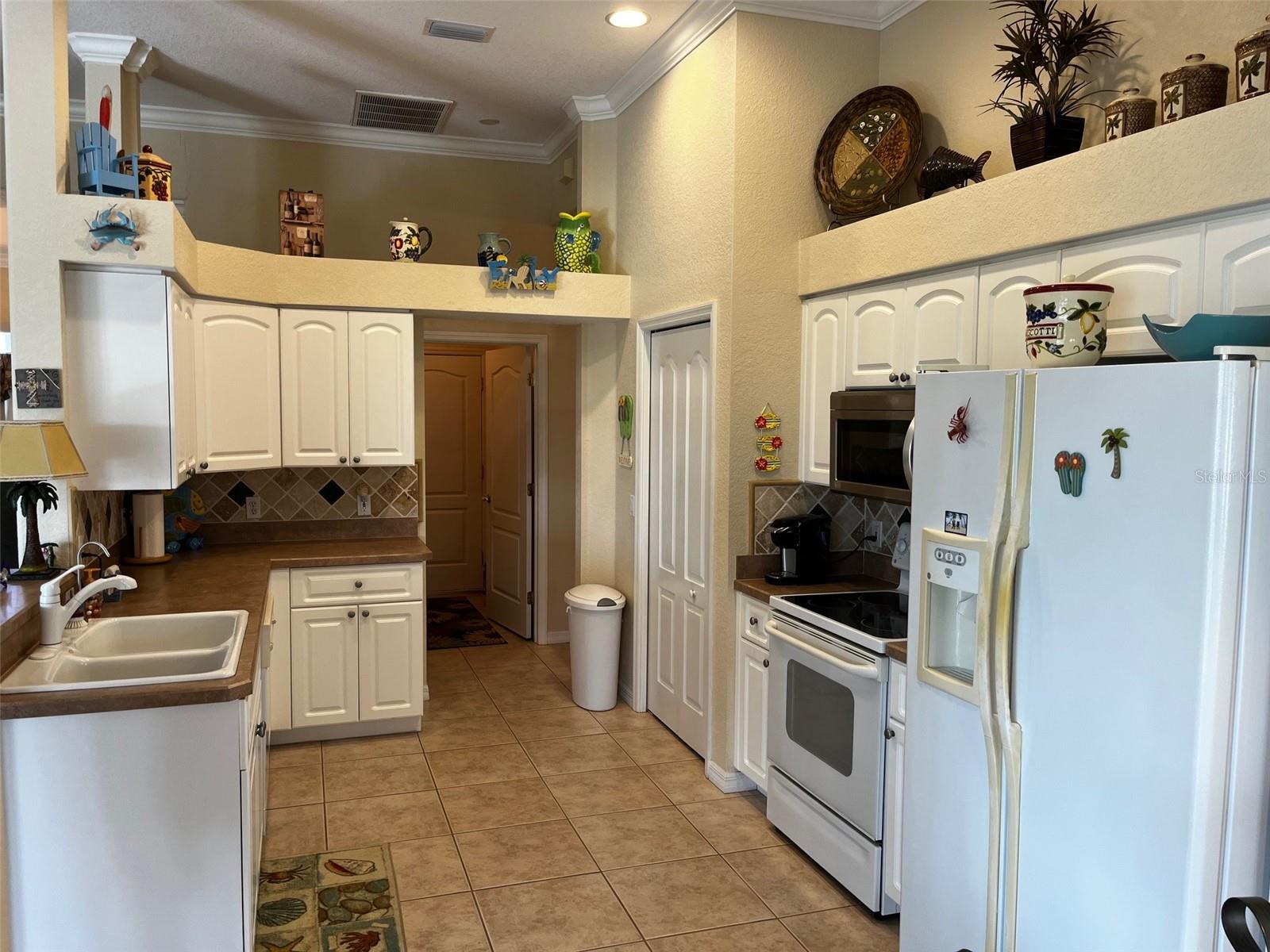 9350 Gulfstream Property Photo 6