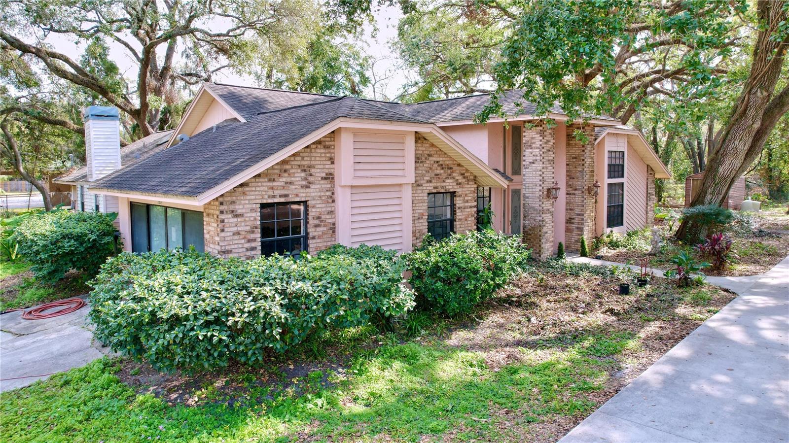 2501 E Diana St Property Photo 12