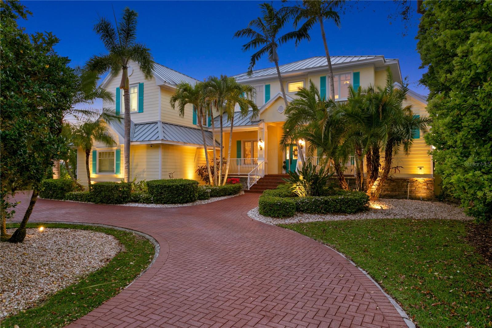 416 Shore Dr E Property Photo