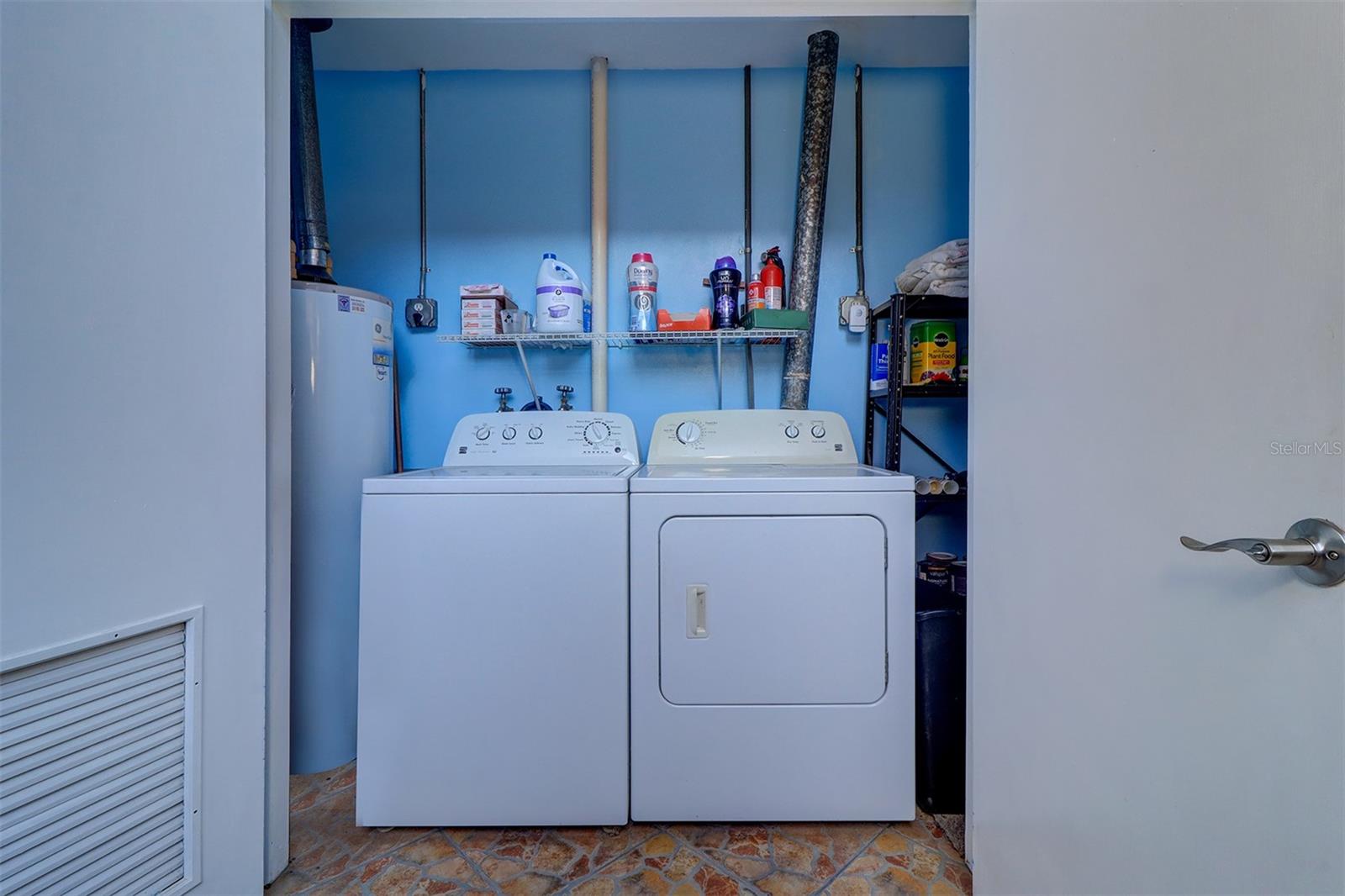 1411 Water View Dr W Property Photo 27