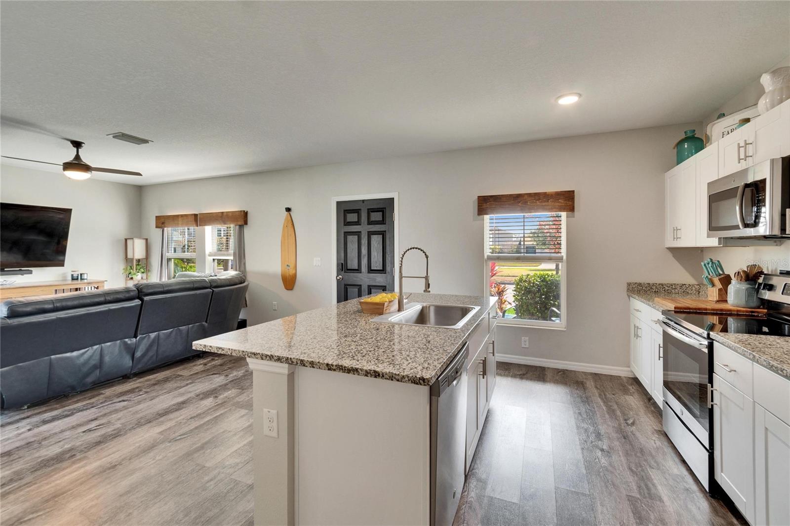 12818 Crested Iris Way Property Photo 12