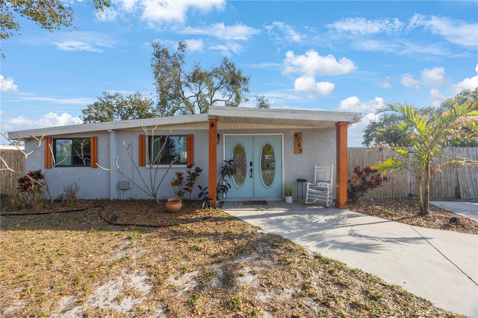 9169 Robin Rd Property Photo 1
