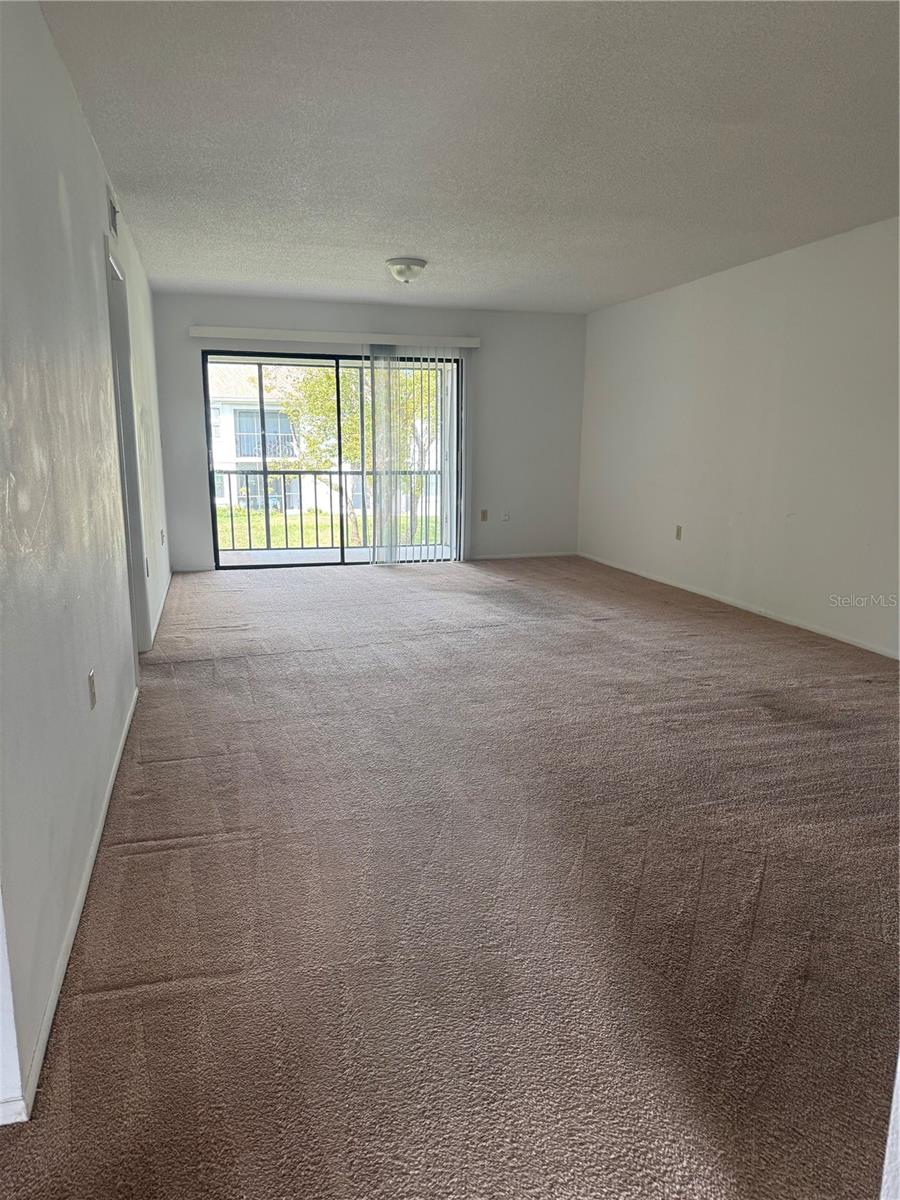 106 Lakeside Ct Property Photo 2