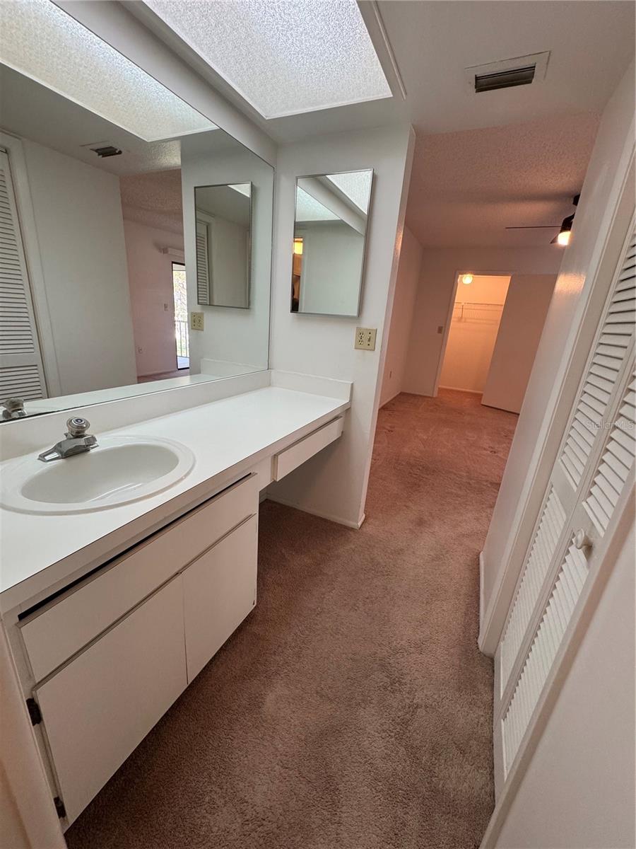 106 Lakeside Ct Property Photo 8