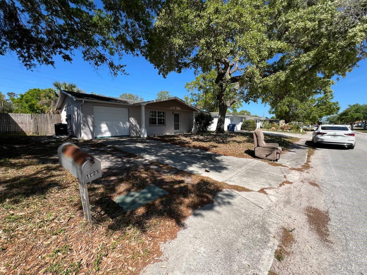 1823 Dartmouth Dr Property Photo