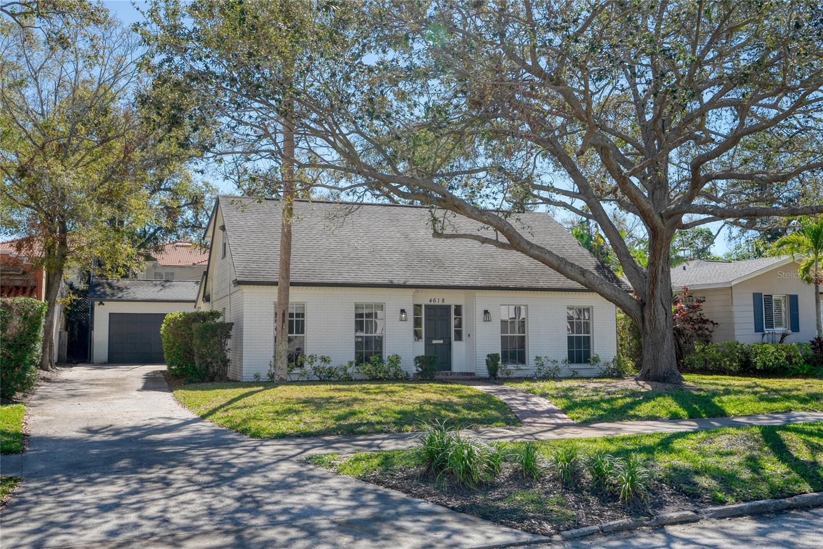4618 W Beach Park Dr Property Photo