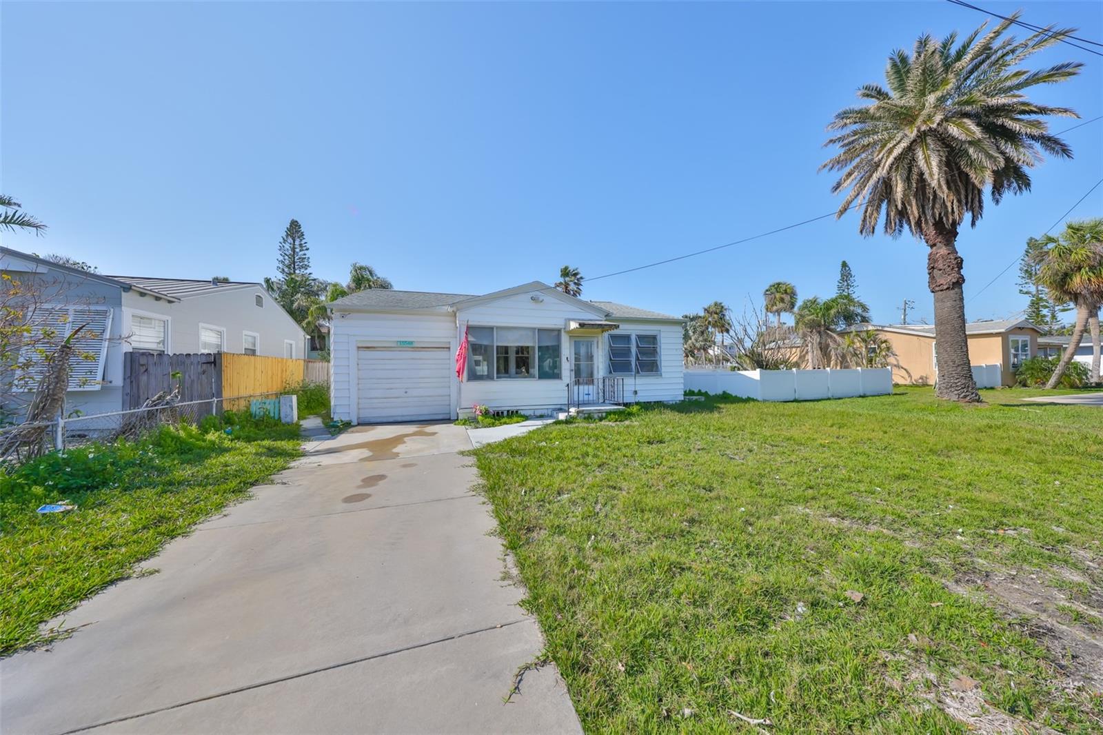 15548 1st St E Property Photo