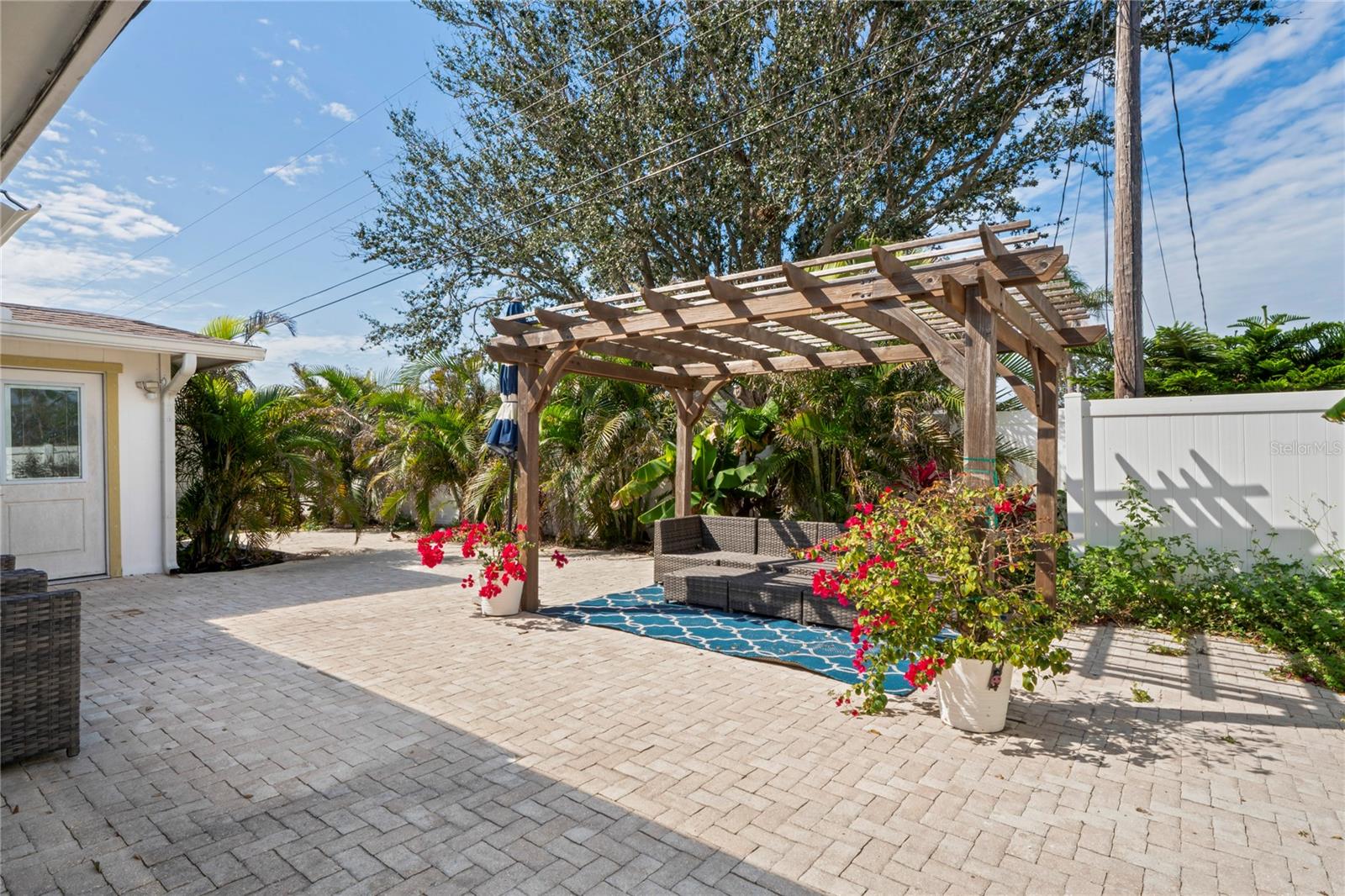 1782 Coconut Dr Property Photo 28