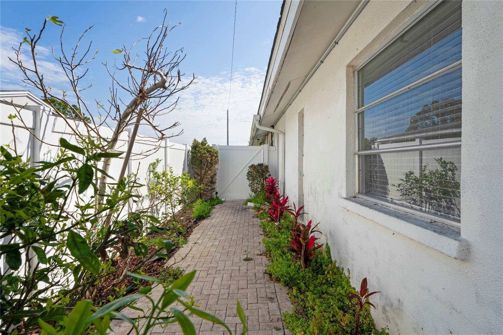 1782 Coconut Dr Property Photo 33