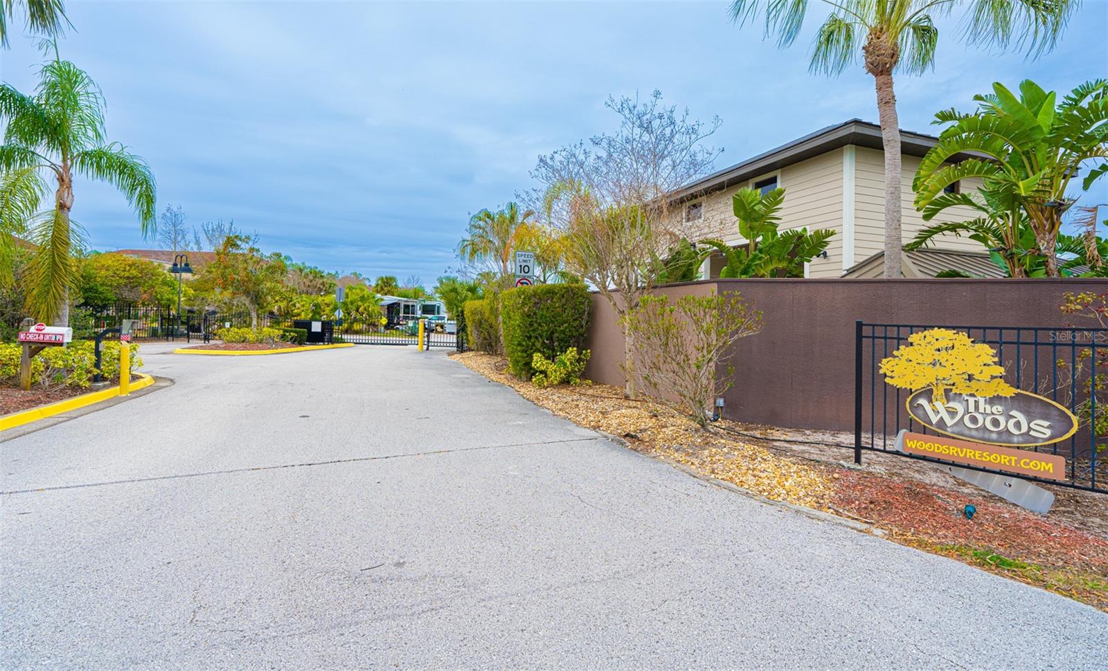 6948 Amanda Vista Cir Property Photo 3