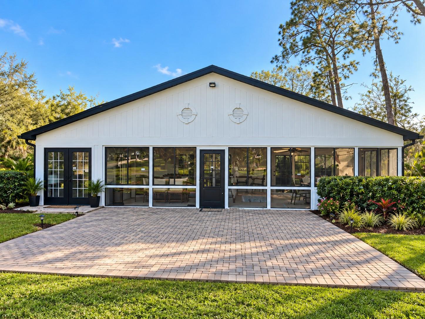 5144 Pine Tree Ln Property Photo 10