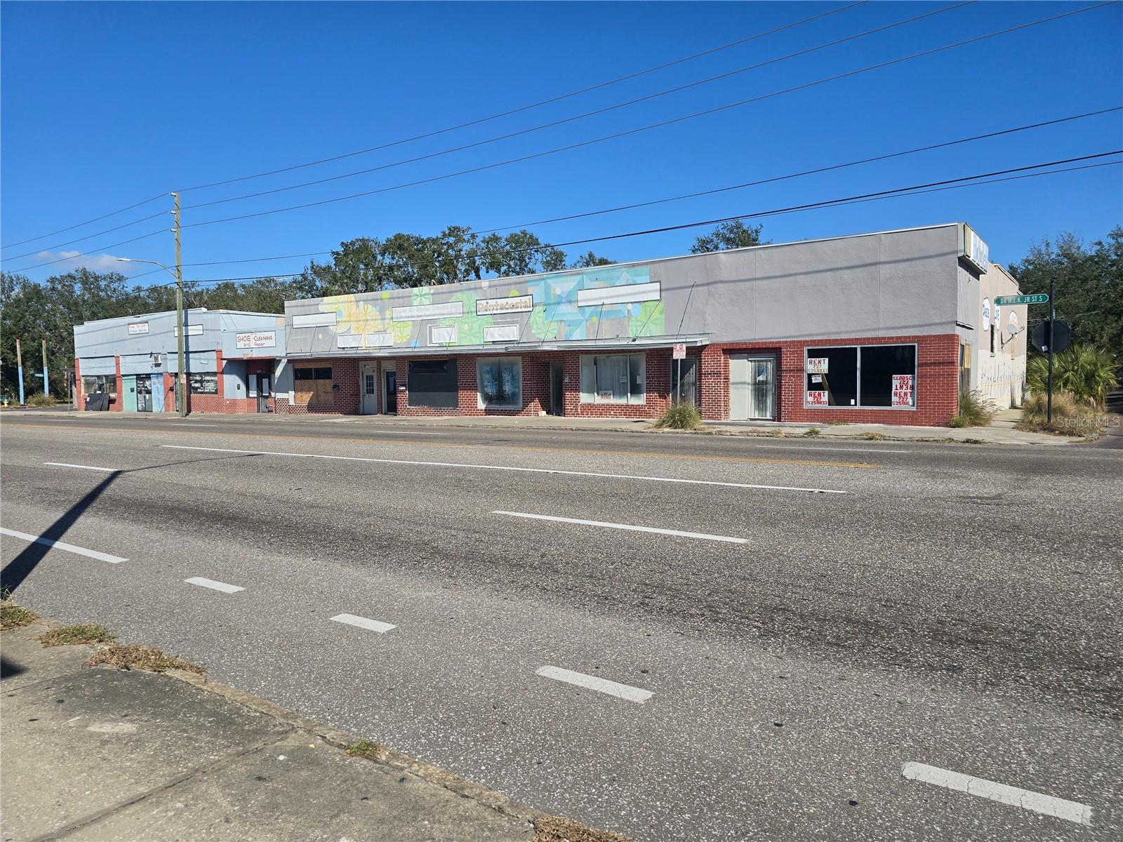 1000 DR MARTIN LUTHER KING JR ST S Property Photo 1