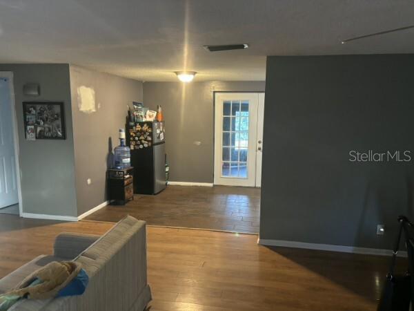 4801 Avon St Property Photo 4