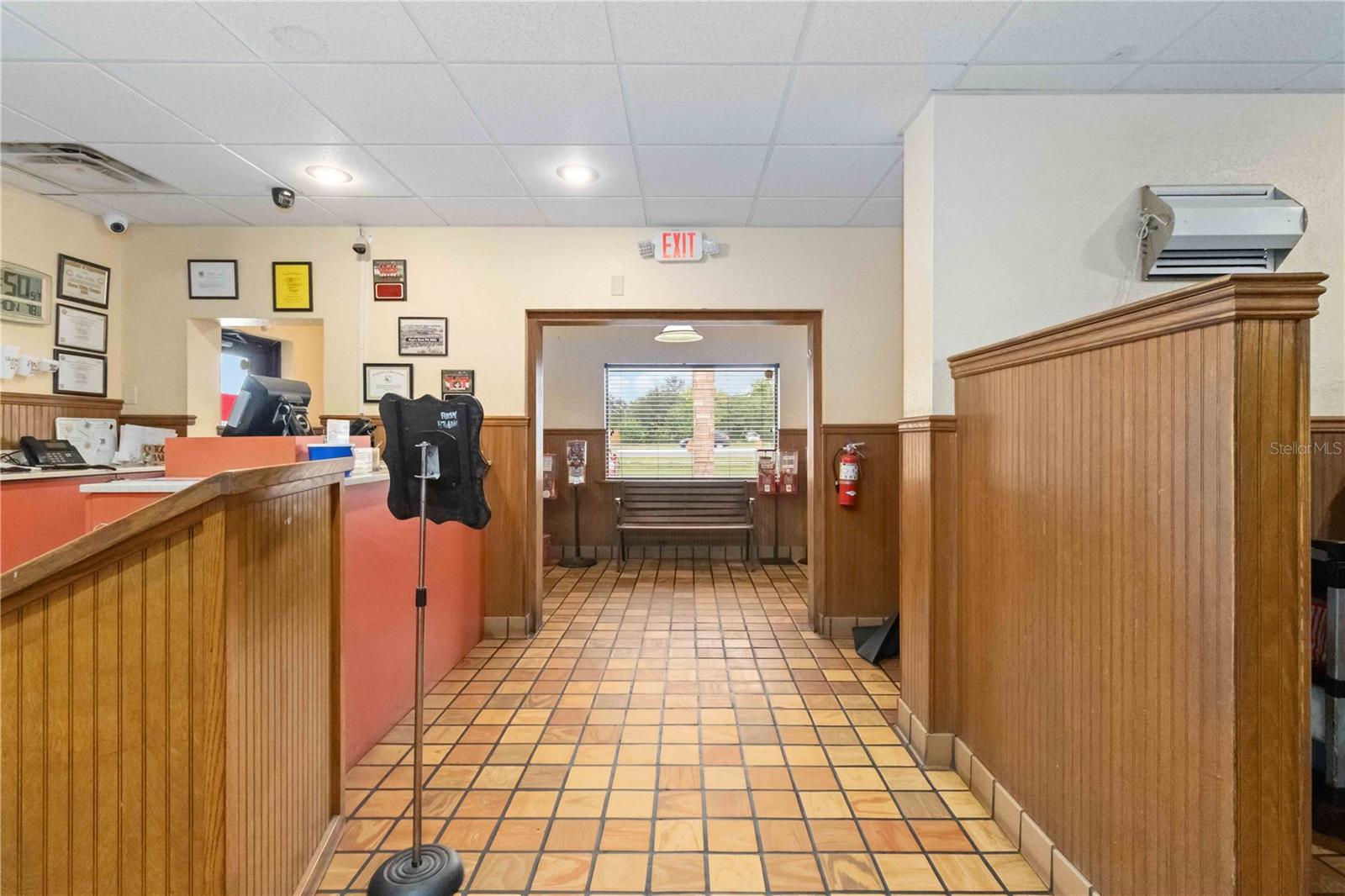 1552 W King St Property Photo 34