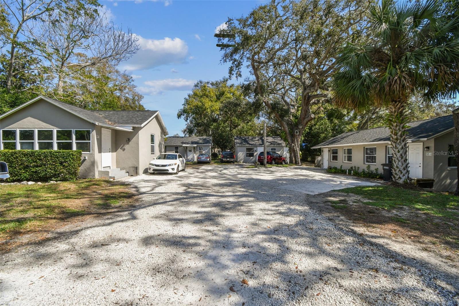 1529 SADLON AVE Property Photo 1