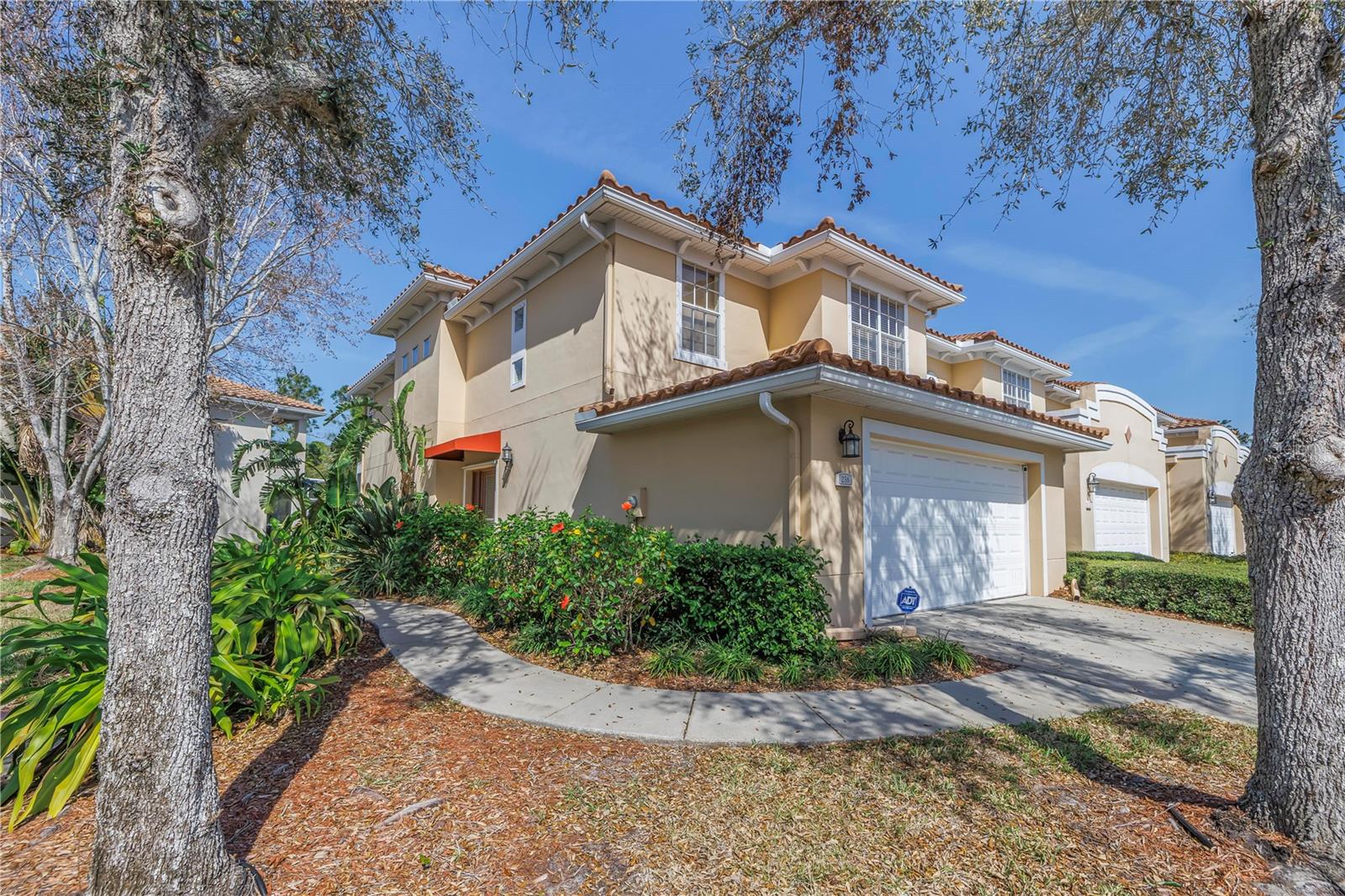 236 Valencia Cir Property Photo