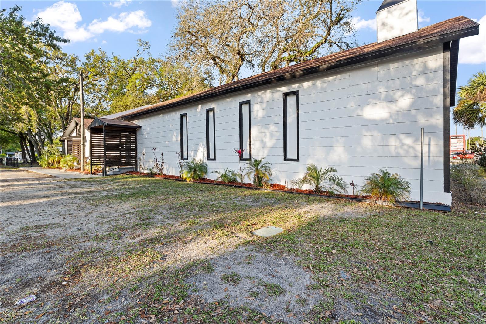 1800 W Waters Ave Property Photo 3