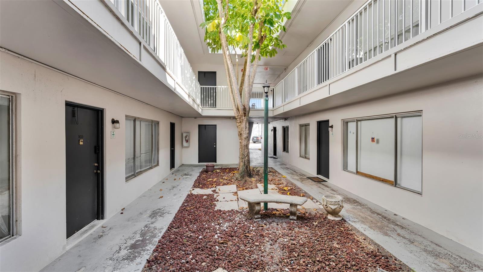 1830 Maravilla Ave #105 Property Photo