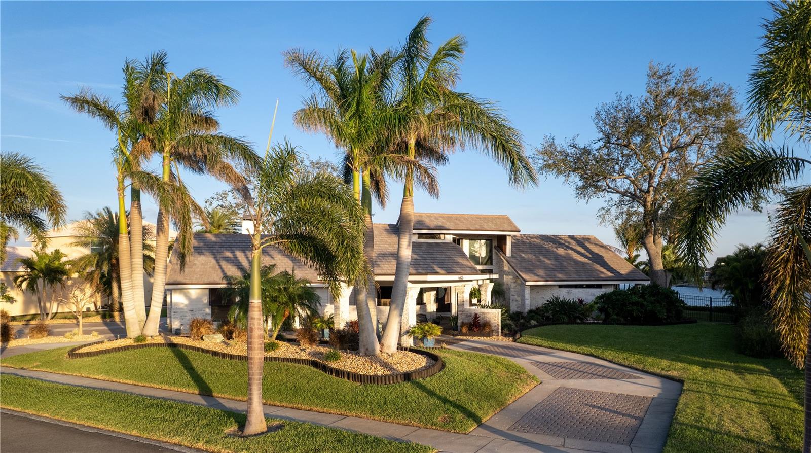 6605 Seabird Way Property Photo