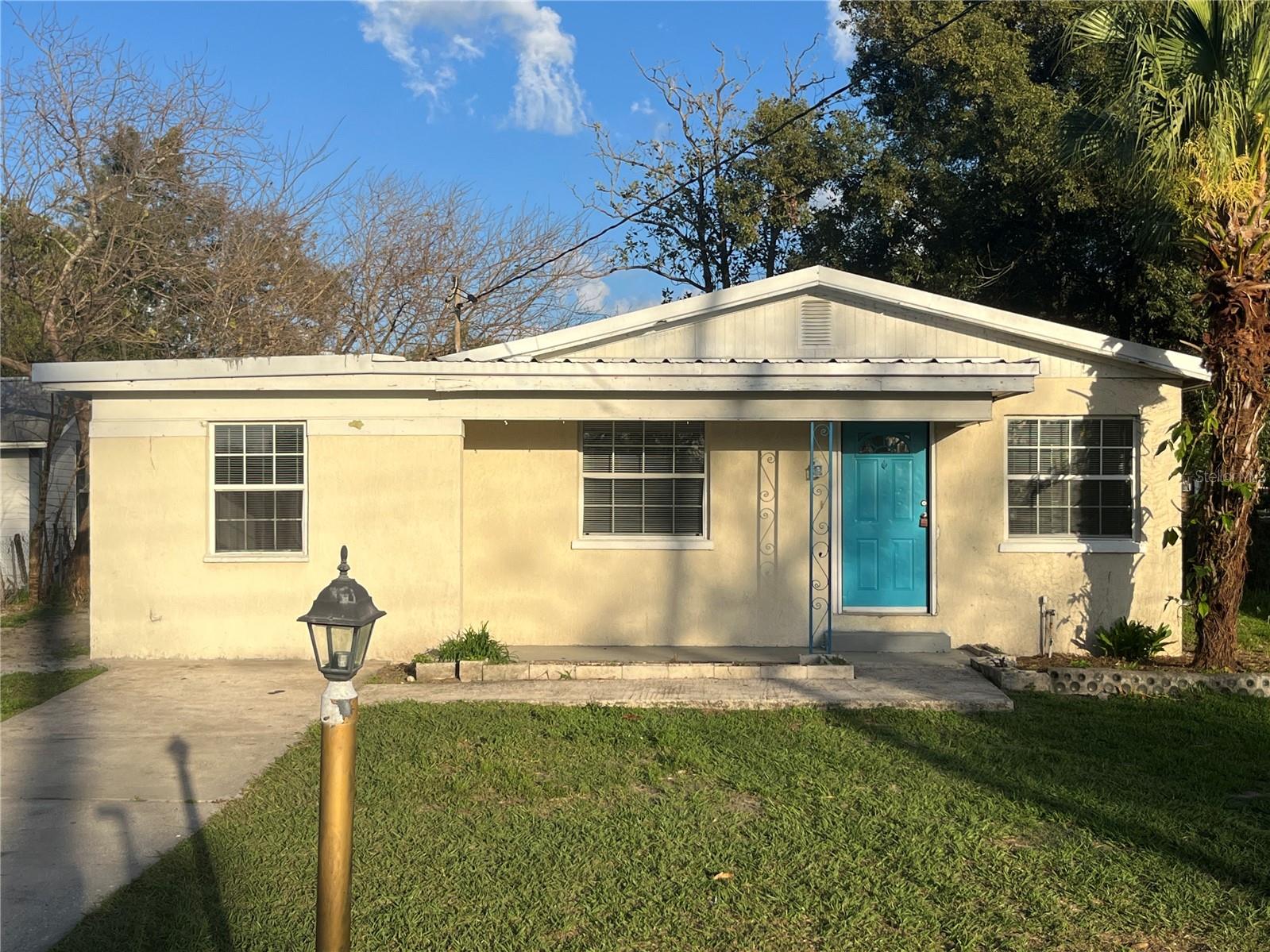 1131 N Swindell Ave Property Photo