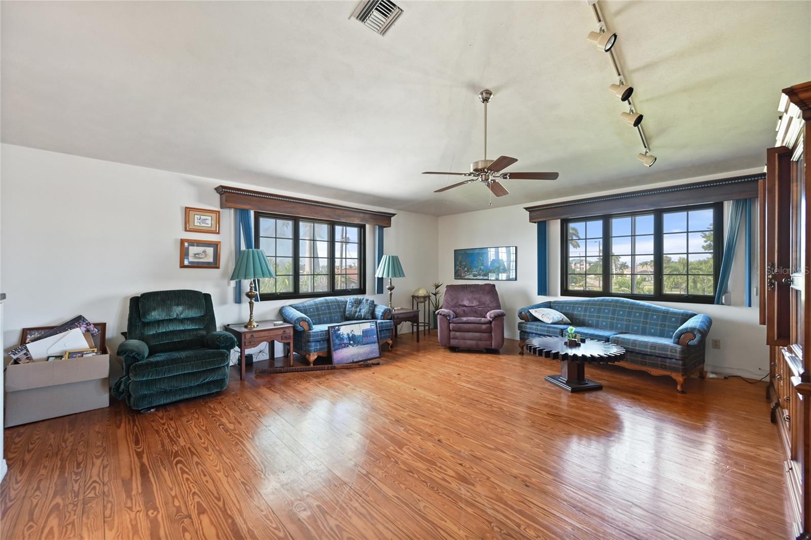 103 Tahiti Cir Property Photo 7