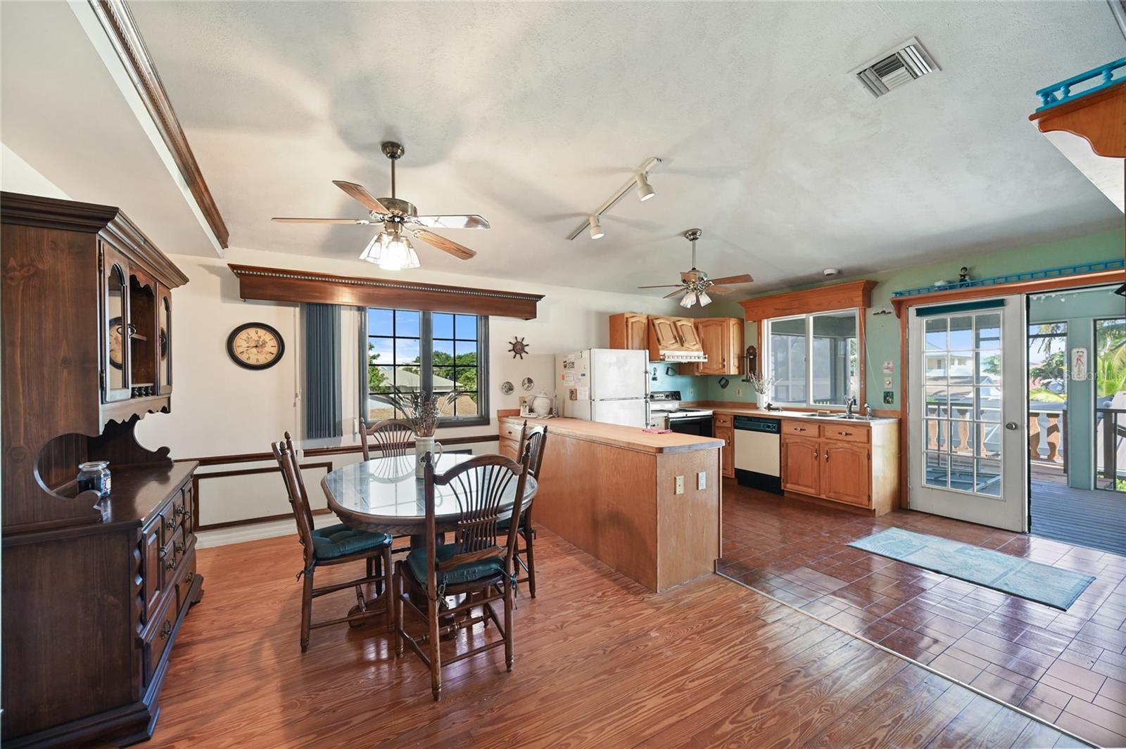103 Tahiti Cir Property Photo 11