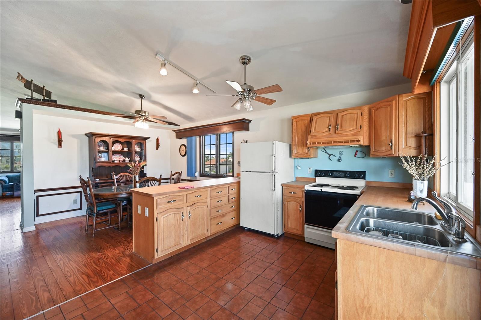 103 Tahiti Cir Property Photo 13
