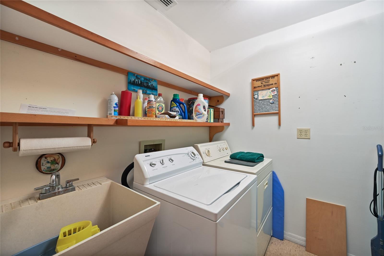 103 Tahiti Cir Property Photo 26