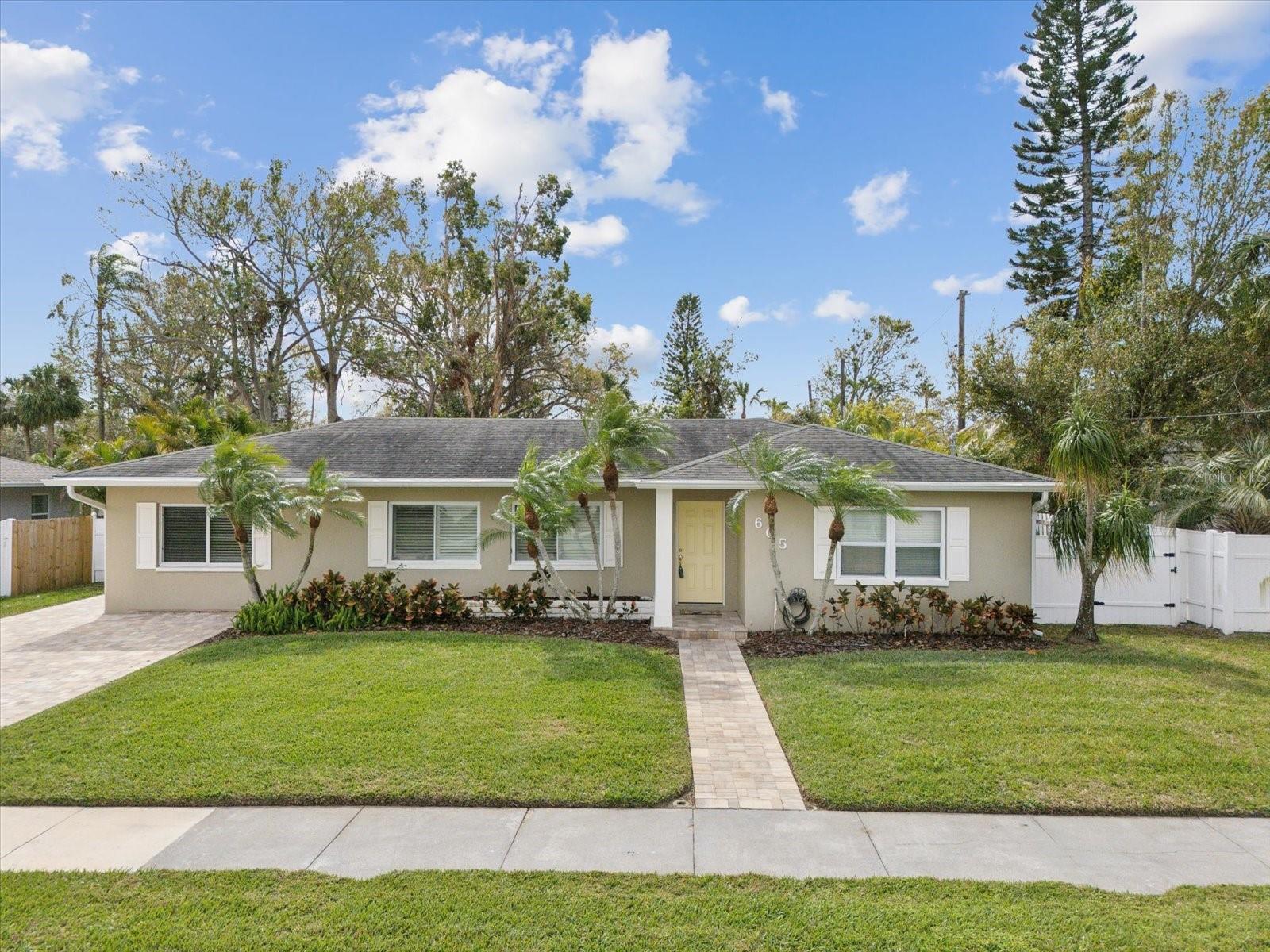 605 Gardenia St Property Photo