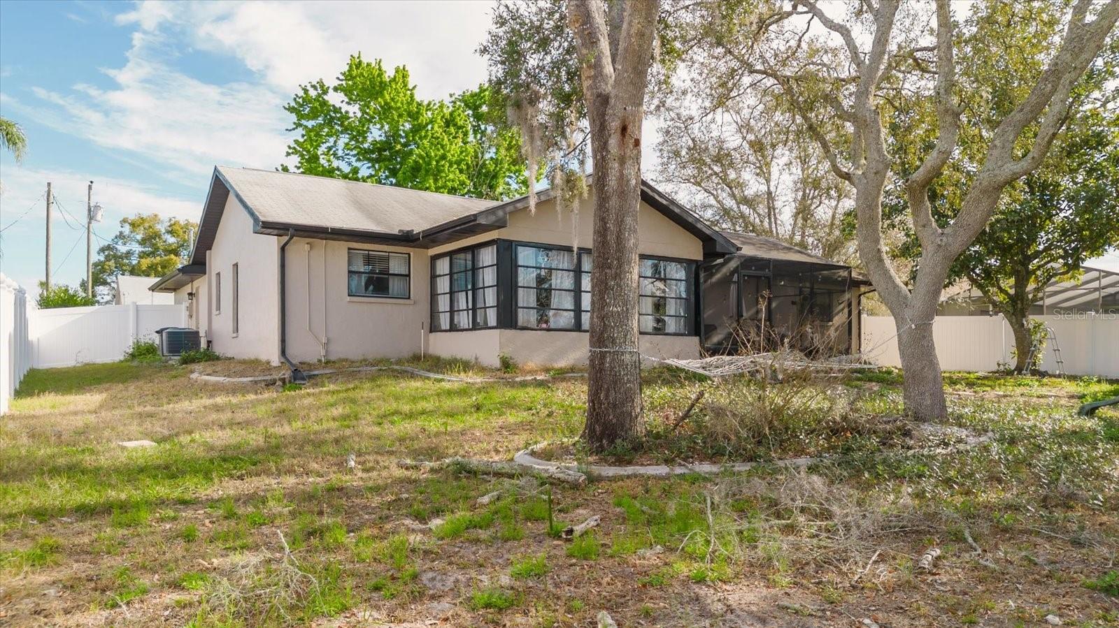 2427 Comerwood Dr Property Photo 32