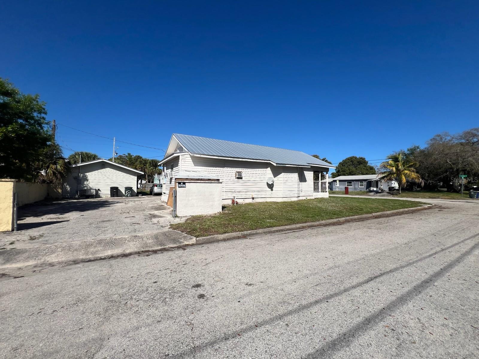 511 Texas Ct Property Photo