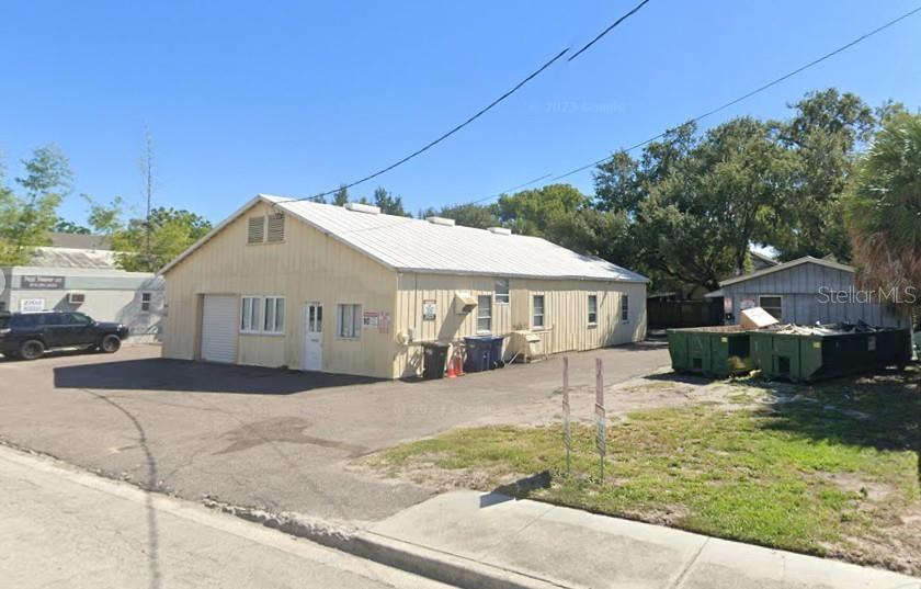 2704 W Azeele St Property Photo