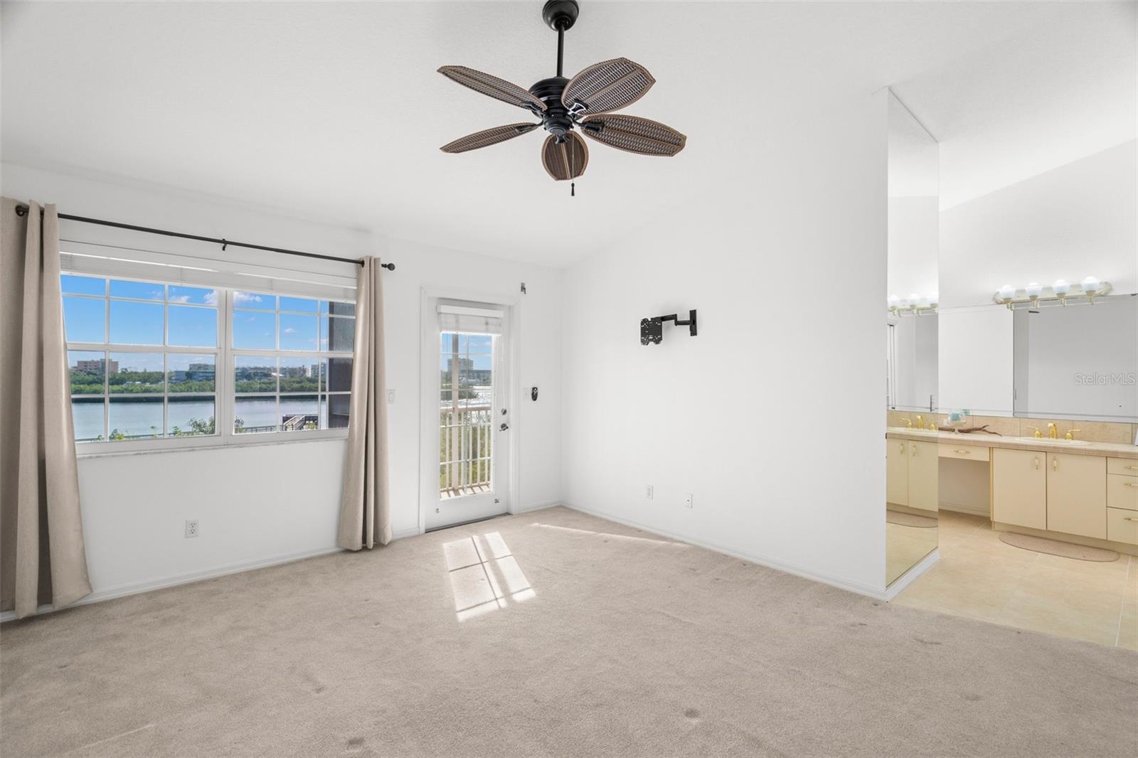 14584 El Paseo Dr Property Photo 24