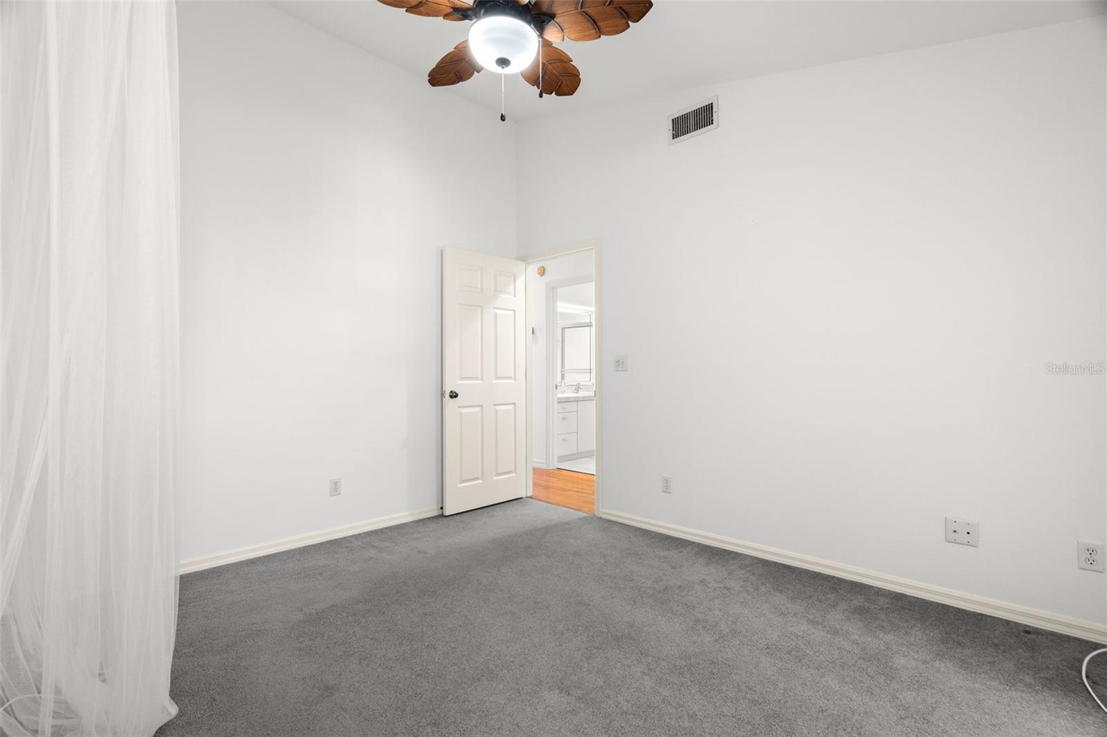 14584 El Paseo Dr Property Photo 28