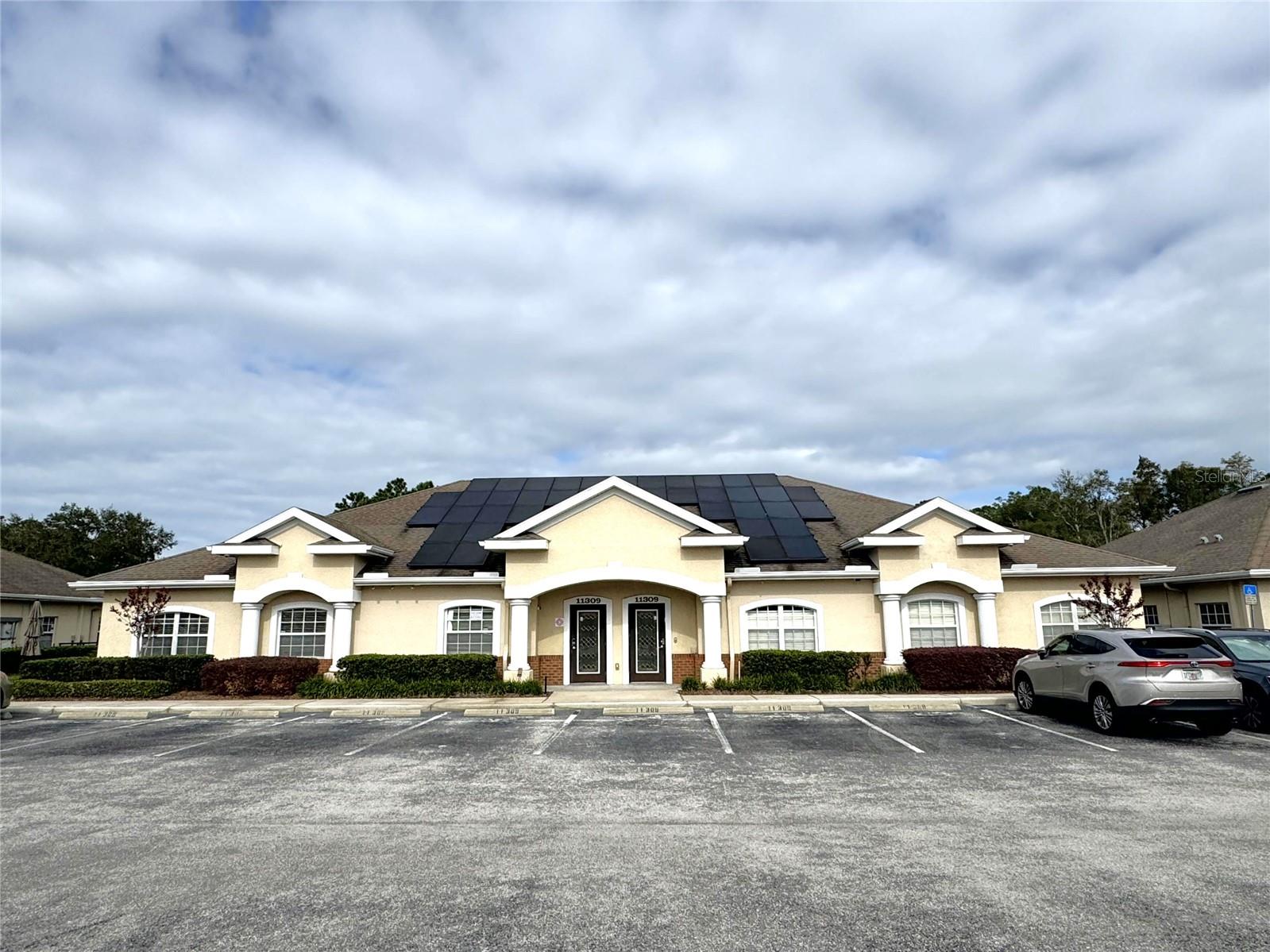 11309 Countryway Blvd Property Photo 4