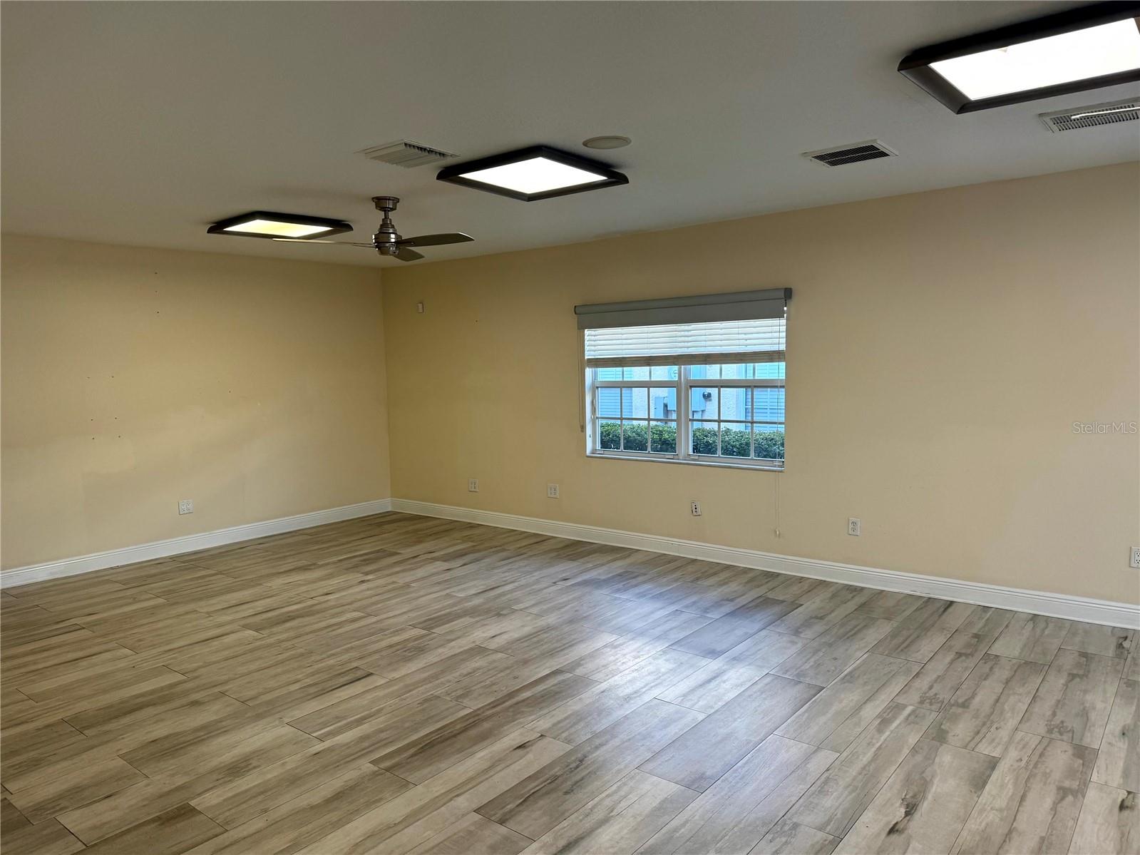 11309 Countryway Blvd Property Photo 10