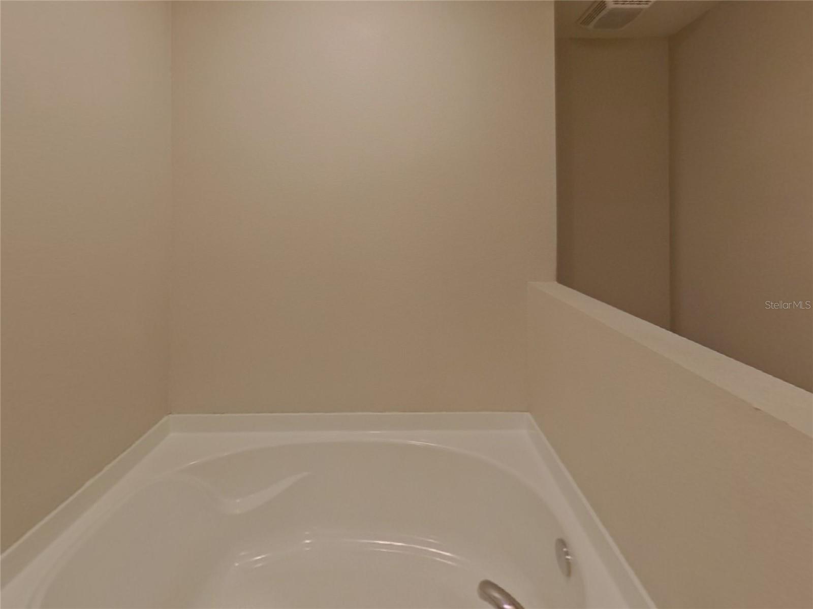 2046 Amber Sweet Cir Property Photo 8