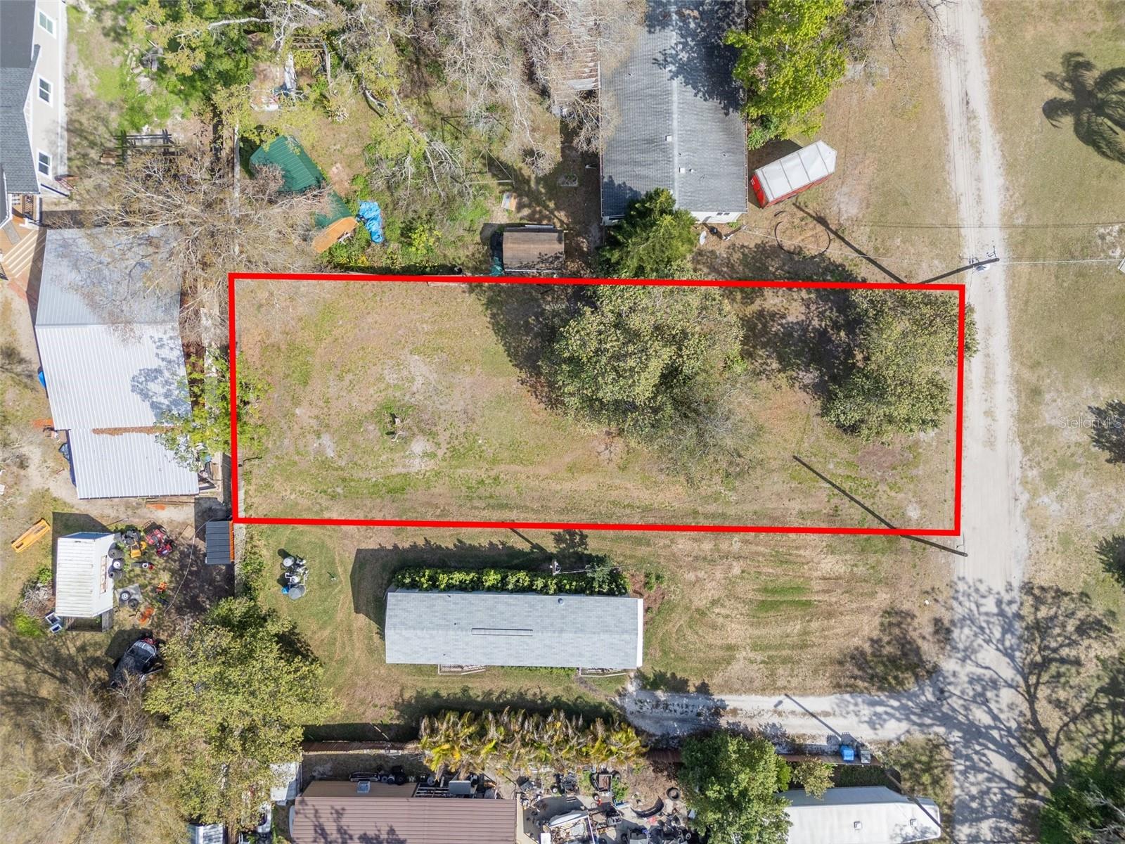 13209 Maple St Property Photo