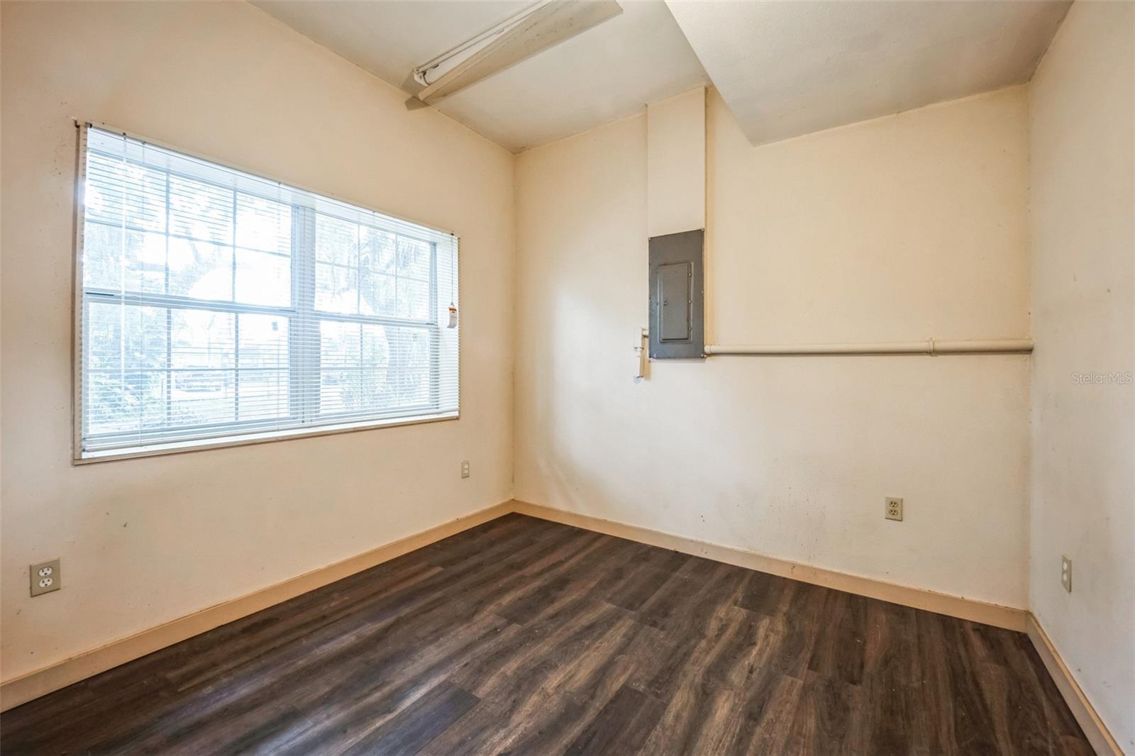 9401 Cat Track Trl Property Photo 30