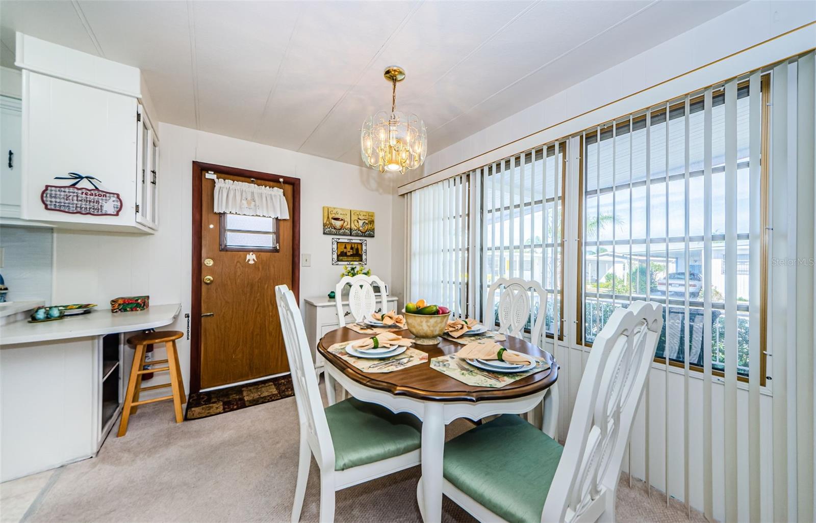 19 Drury Ln Property Photo 7