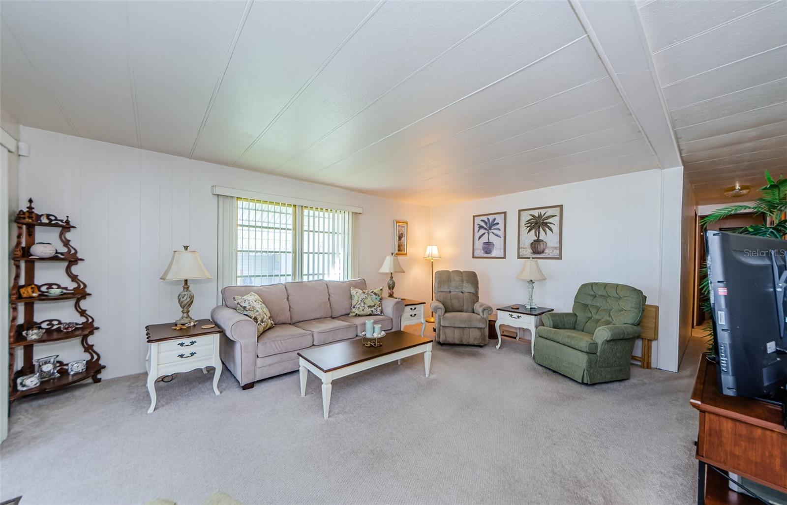 19 Drury Ln Property Photo 12