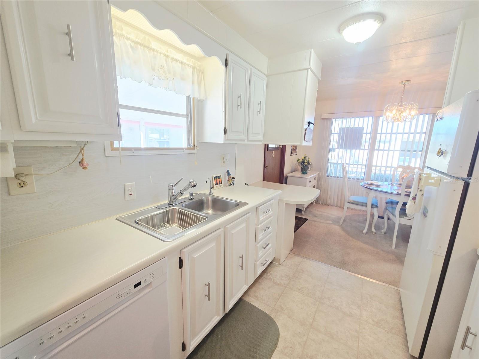 19 Drury Ln Property Photo 21