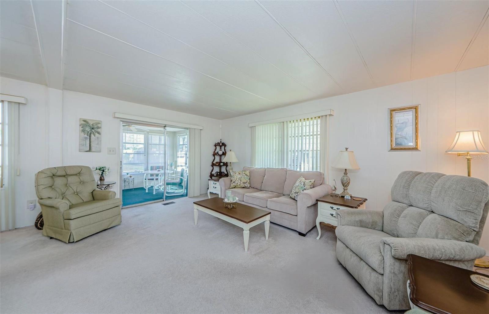 19 Drury Ln Property Photo 27