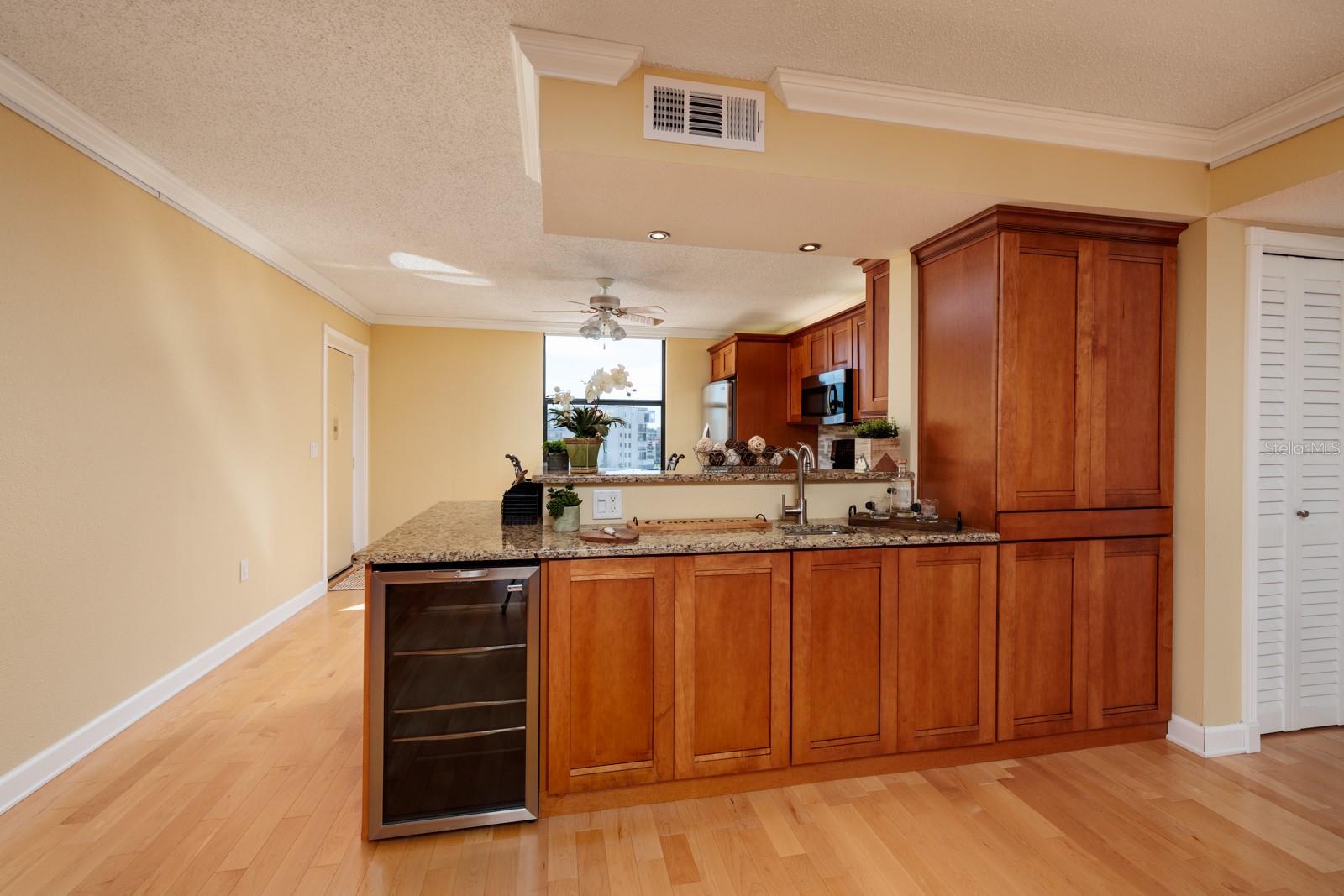 7700 Sun Island Dr S #608 Property Photo 34