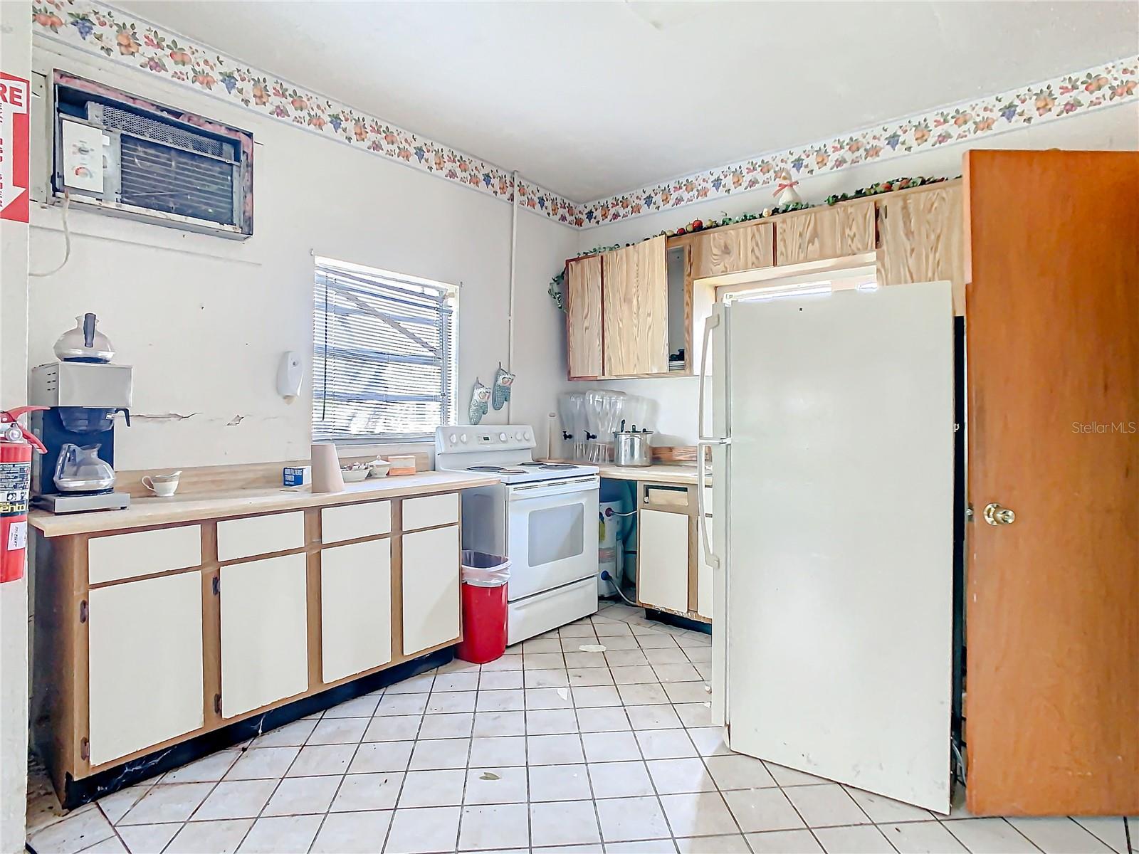 6224 Diamond St Property Photo 20