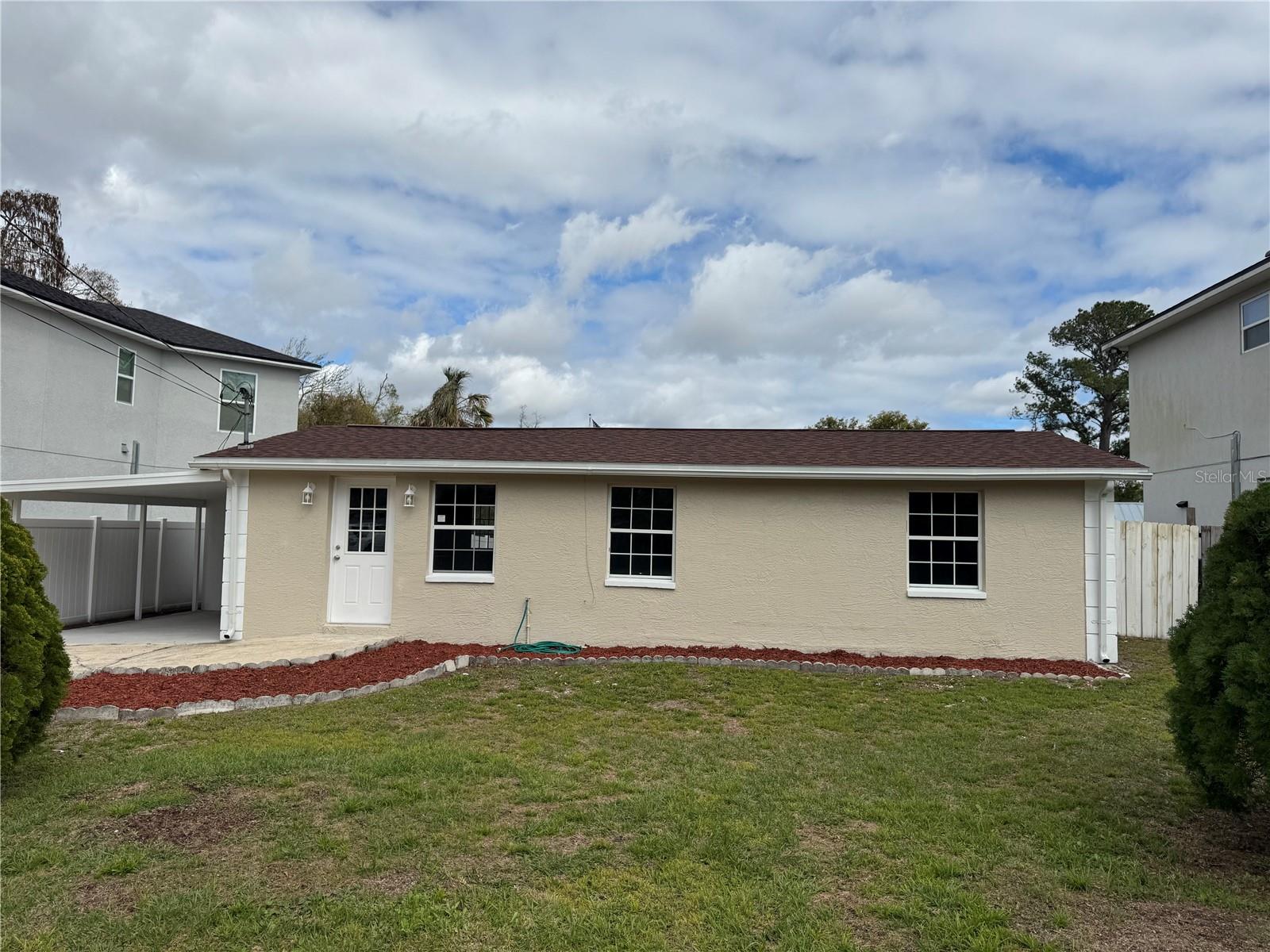7909 N Packwood Ave Property Photo