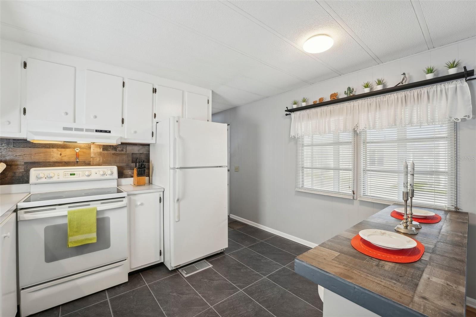 1600 N Old Coachman Rd #709 Property Photo 10