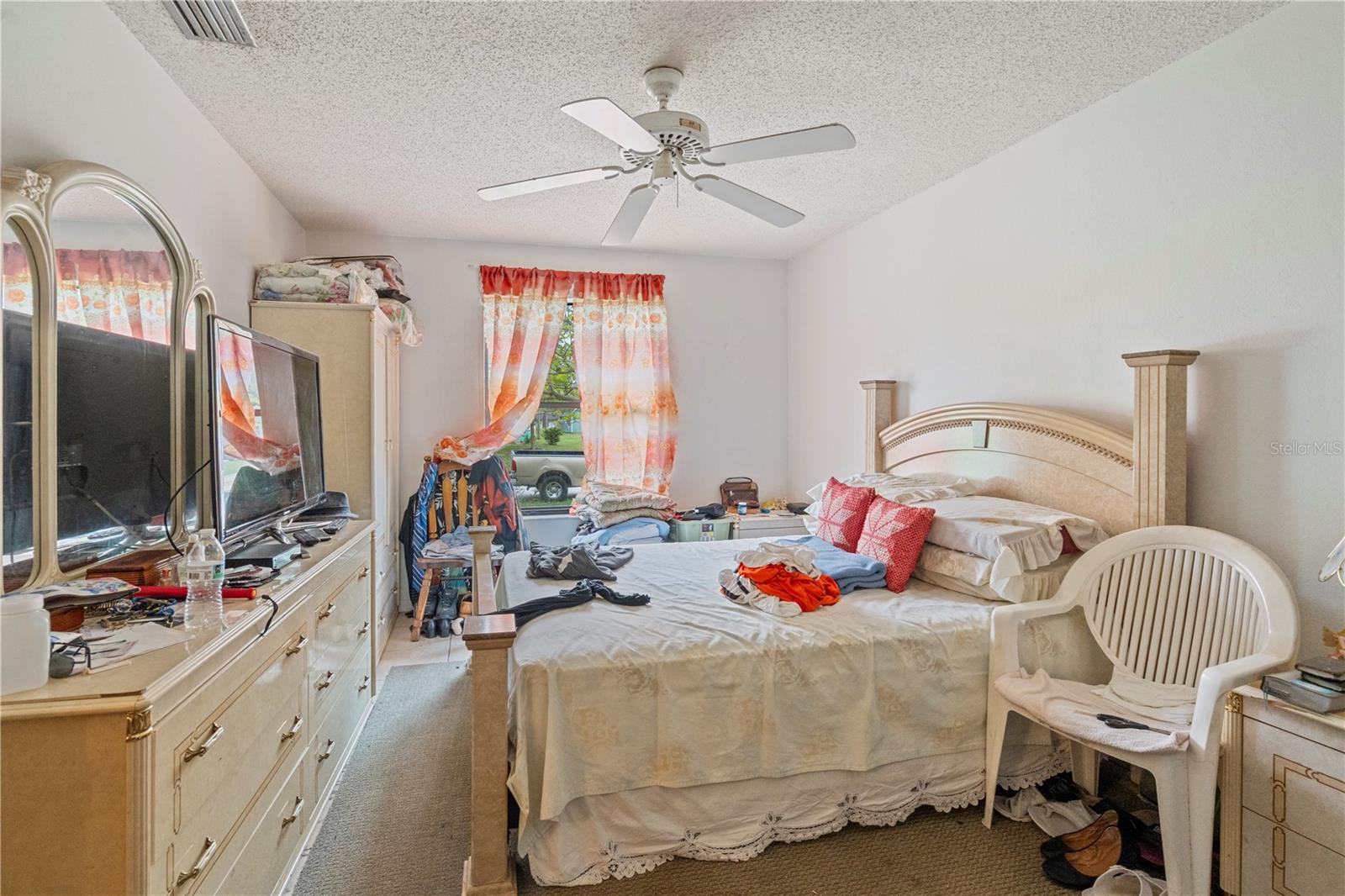 1127 Homer St Property Photo