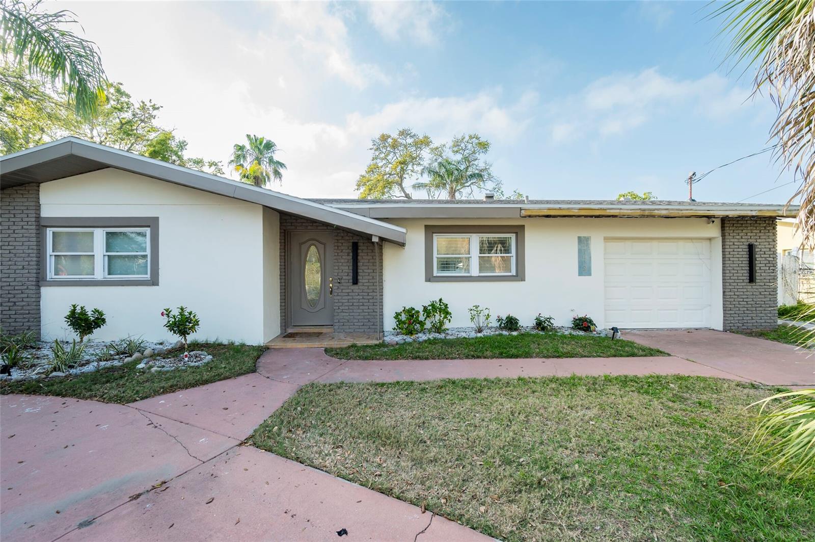 1772 Indian Rocks Rd S Property Photo 8