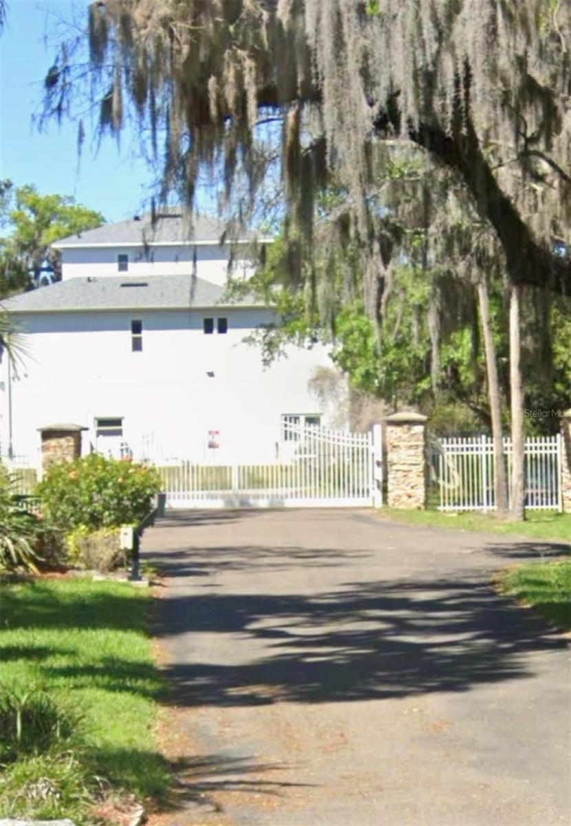 5400 Tropical Woods Ct Property Photo 8